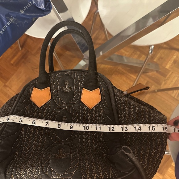 Vivienne Westwood Quilted Orb Handbag- PRICE IS FINAL AND NON-NEGOTIABLE - Picture 6 of 14